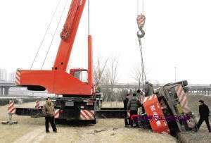 西藏吊车救援服务1